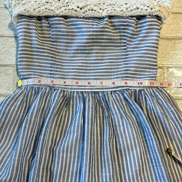 Abercrombie & Fitch White and Blue Striped Smocked Sundress - Picture 7 of 8